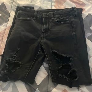 I’m selling jeans that has rips in them